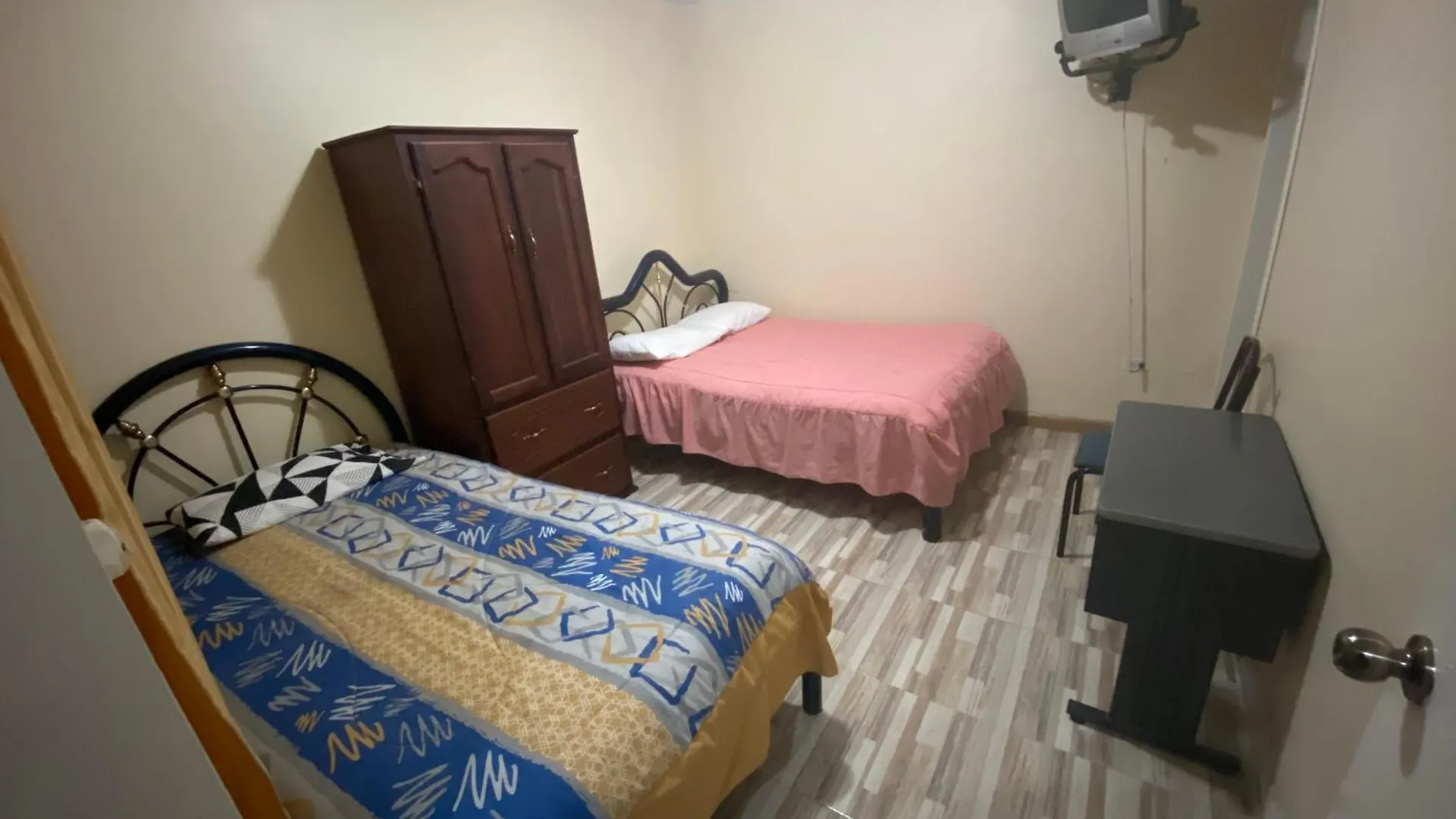 Guest house Hostal Cariamanga Quito